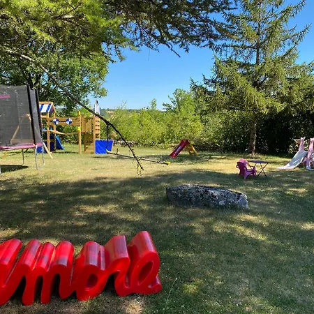 Atypique 8 Personnes Dans Le Lot Hébergement de vacances *